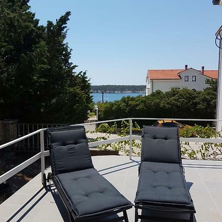 Calm House Opera Villa Banjol Buitenkant foto