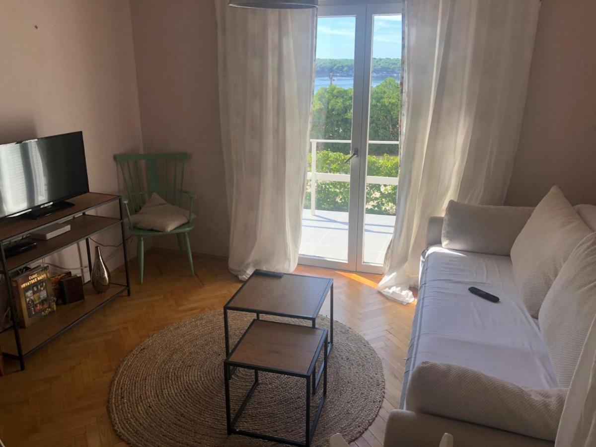 Calm House Opera Villa Banjol Buitenkant foto